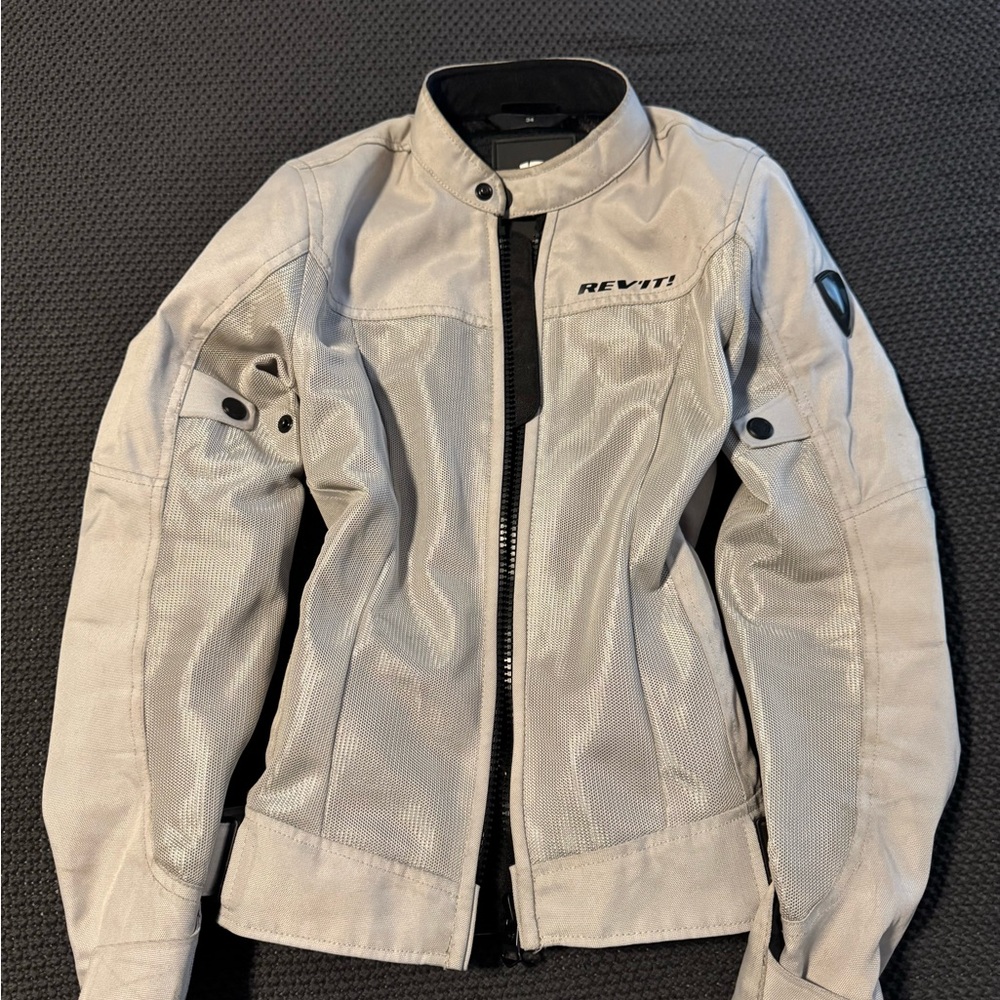 Light Gray Utility Jacket with Sporty Design and Full-Length Zipper